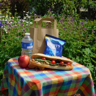 Picnic lunch available at Middletown Farmhouse B&B